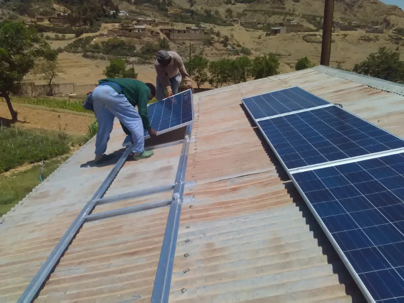 impianto-fotovoltaico-con-accumulo-5kw-a-tokonda-eritrea-1
