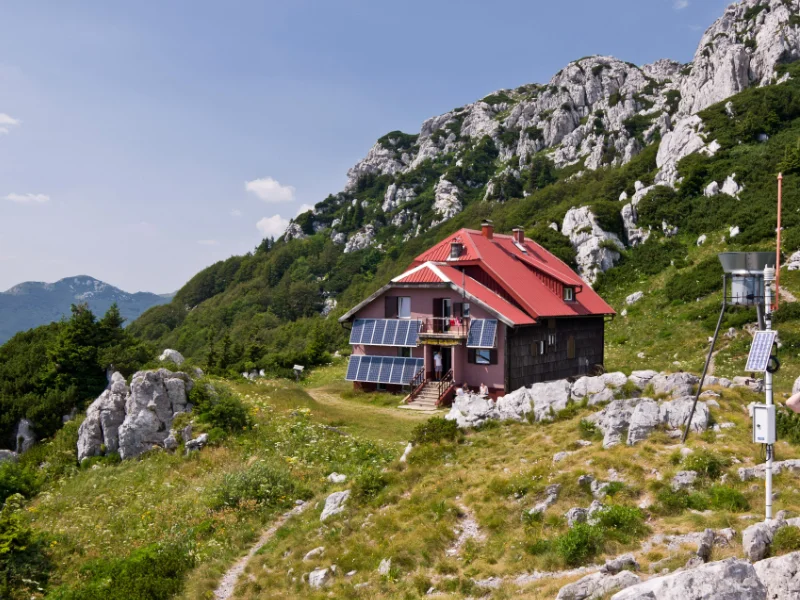AdobeStock_18567087s46 impianto-fotovoltaico-off-grid-a-brescia-cremona